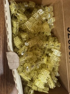 300+ conectores AT&T 700-3BRT 103560033 NOS Bin 1 - Imagen 1 de 3