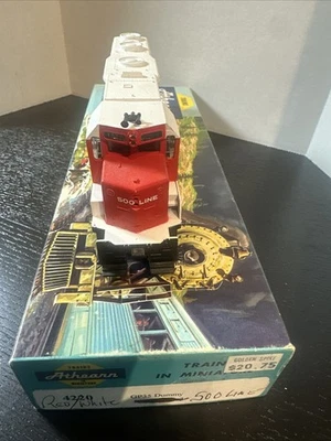 HO Scale Athearn 4209 SOO Line Railroad EMD GP35 Diesel Locomotive #729 EMD - Image 1 of 4