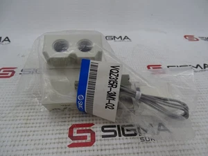 SMC VQZ315R-3M1-02 VALVE - Picture 1 of 2