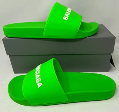$325 Sandalias para Hombres Balenciaga Logo Piscina Toboganes Pantuflas Fluorescente Verde Fluor 45 Foto 1 de 4