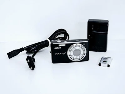 Nikon Coolpix S560 10,0 MP NIKKOR 5X optical zoom Digital Kamera  - Bild 1 von 4