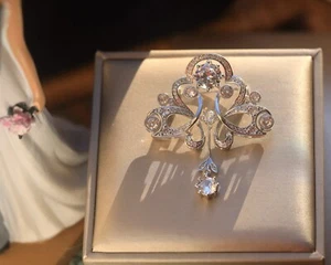 Broche Belle Eopque Dentelle Floral Serti de CZ Blanc Vintage Style SC22 - Imagen 1 de 10