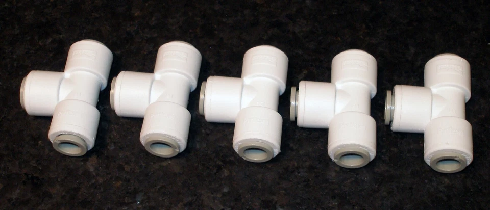 Parker PP6TU6 TrueSeal 3/8 Tee Union, FDA Compliant, NSF-51 & NSF-61, Qty 5 - Image 1 of 4