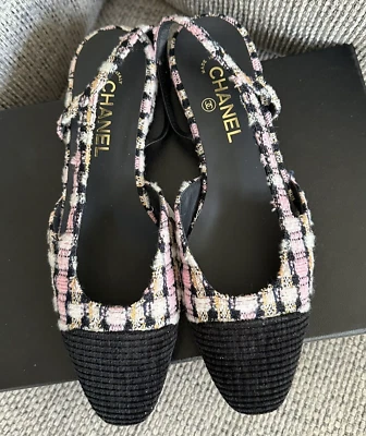 Size 40EU NEW CHANEL 23K Tweed Cap Toe CC Slingback Flat w/ Receipt - Image 1 of 4