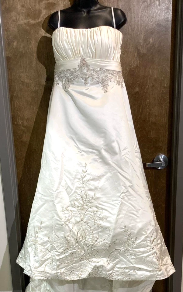 Casablanca White Soft Satin Embroidered Strapless Wedding Dress Gown Size 18 - Image 1 of 4