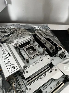 Paquete de placa base Z790 DDR4 32 GB b-die ram, fuente de alimentación 850 W, 360 mm AIO + ventiladores - Imagen 1 de 9