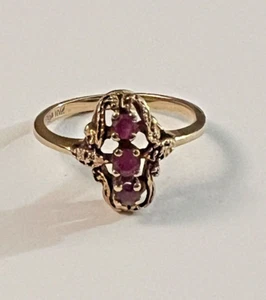 Vintage 10K Yellow Gold 3 Ruby Ring Size 6 - Picture 1 of 7