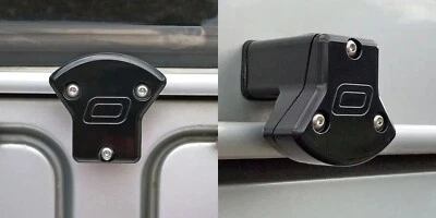 OPTIMILL DEFENDER FRONT AND REAR UPGRADE WASHER JET SYSTEM BLACK TD5 & TDCI - Image 1 of 4