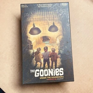 Funko Games: Goonies: Under the Goondocks-Expansion. Juego de mesa Funko. - Imagen 1 de 3