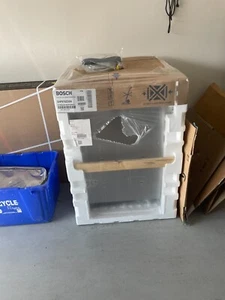 Brand New Dishwasher still in box with 5 year extended warranty- Greatly reduced - Picture 1 of 1