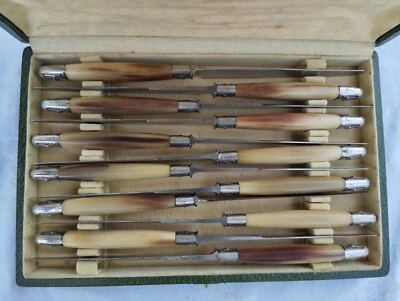 12 Stück alte, antike schön verzierte Tafelmesser im Etui aus Frankreich. - Bild 1 von 4