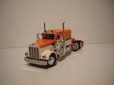 DCP FIRST GEAR 1/64 ORANGE AND PEARL KENWORTH W900A WITH 60'' SLEEPER - Image 1 of 4
