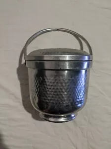 Cubo de hielo con bisagras vintage hecho en Italia metal golpeado. Diámetro de 7". - Imagen 1 de 11