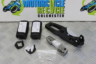 BMW R 1100 GS Rear Footrest Pillion Spares NEW 1994 to 1999 R1100GS B132 - Imagem 1 de 4