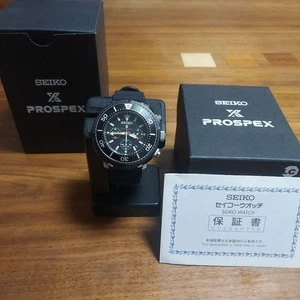 SEIKO PROSPEX Solar Black Quartz Watch 200m Water Resistant Men's Style - Picture 1 of 5