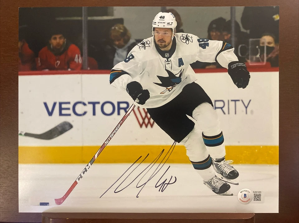 Tomas Hertl Autographed Signed  8X10 Photo COA BAS Beckett #BJ041403 - Image 1 of 1