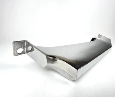 Oldsmobile Cutlass F85 Vista Cruiser 1967 barra PT# 393980 parrilla central cromada Foto 1 de 4