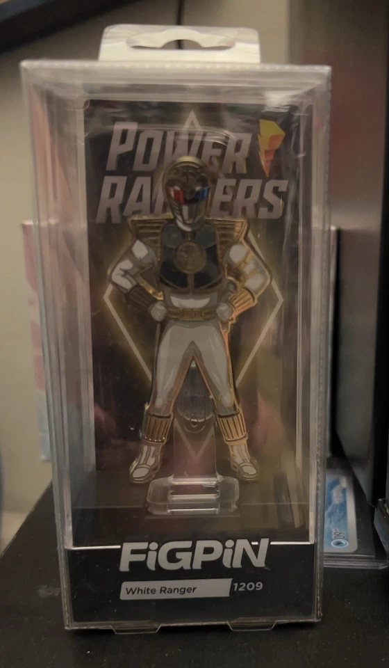 FiGPiN White Ranger 1209 Mighty Morphin Power Rangers Chase LE 500 Locked - Image 1 of 1