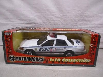 Motorworks NYPD Ford Crown Victoria 1/18 - Image 1 of 2