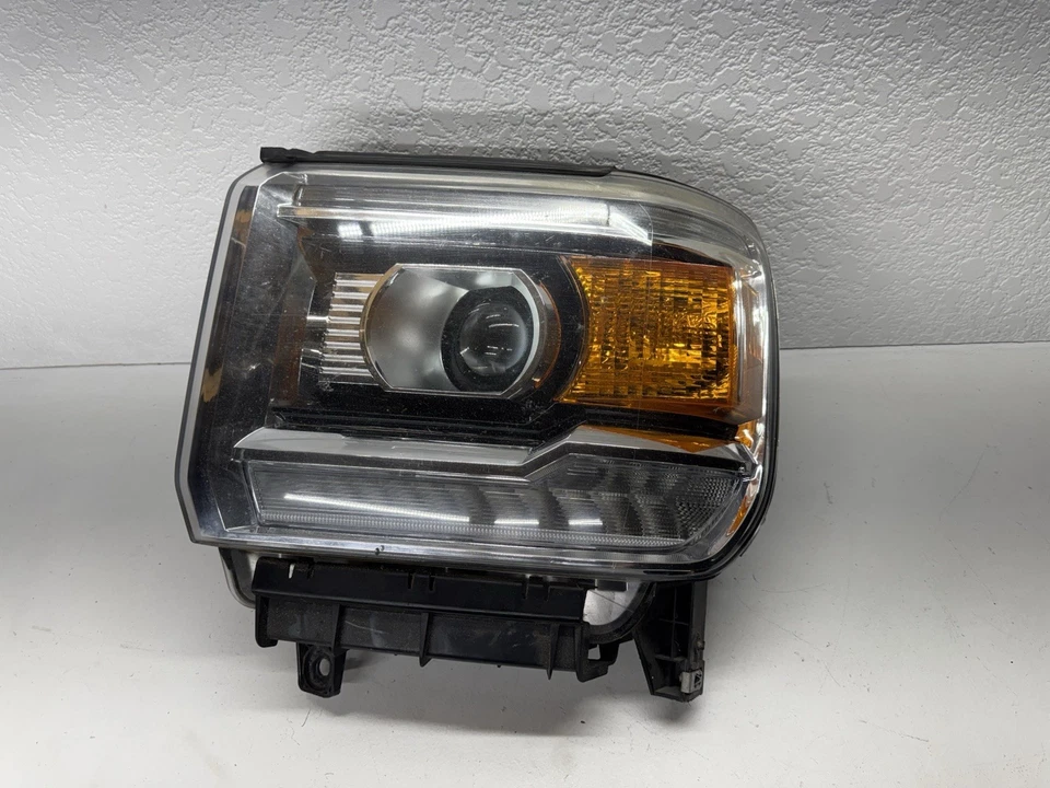 Mint! 2014 - 2019 GMC Sierra 1500 2500 3500 Left LH Halogen LED Headlight OEM - Image 1 of 4