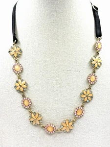 Rosa Kristall und beige Emaille Blume Charms schwarzes Band Band Halsband Halskette - Bild 1 von 22