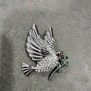 Impresionante Broche Paloma Voladora Estrás Transparente con Rama Esmalte Verde Religioso - Imagen 1 de 3