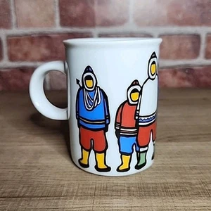 Taza Marc Tetro Taza Inuit Familia Esquimal Alaska Artista Canadiense Usada en Excelente Condición - Imagen 1 de 7