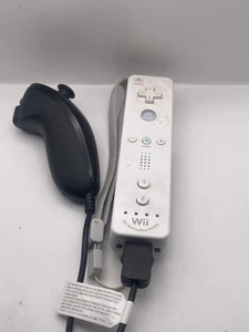 Nintendo Wii White Motion Plus OEM Controller with Nunchuck Tested Working - Picture 1 of 3