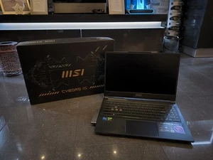 MSI Cyborg 15" A12VF-096 - FHD 144hz - I5-12450H 16GB DDR5 - 4TB SSD - RTX4060 - Bild 1 von 14