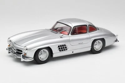 180039000 Mercedes 300 SL W198 Gullwing Silver Minichamps 1/18 - Image 1 of 4