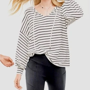 Cabi Women’s Sz M Navy White Stripe Tie Neck Top Knit Stretch Relax Game Day - Picture 1 of 13