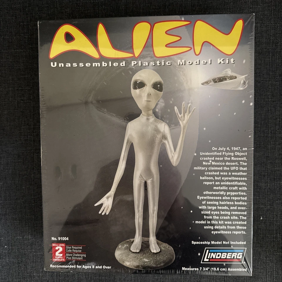 New Lindberg Alien Plastic Model Kit 2006 Close Encounters Roswell UFO #91004 - Image 1 of 4