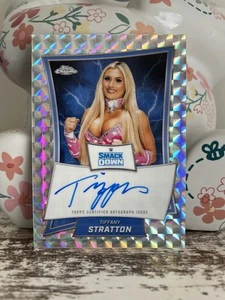 2025 Topps Chrome WWE Tiffany Stratton Geometric Refractor Auto No. BBA-TIF - Picture 1 of 2