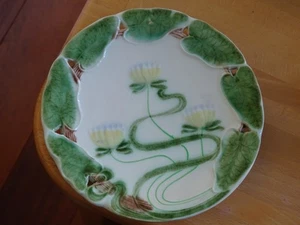 VILLEROY ET BOCH  1 ANCIENNE ASSIETTE DESSERT EN BARBOTINE NENUPHAR 17 cm - Imagen 1 de 6