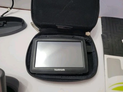TomTom One And TomTom Go Bundle. - Image 1 of 4