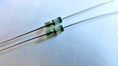 Diodos de vidrio codificados por colores germanio vintage 1N69A AMPEREX 2 piezas nuevos se envían ahora EE. UU. Foto 1 de 4