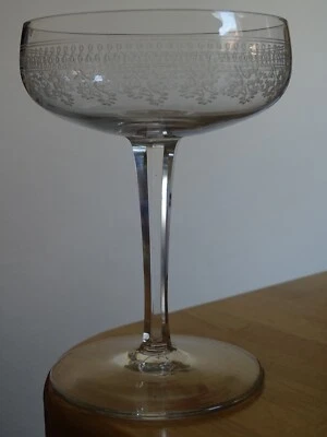 BACCARAT ANCIENNE COUPE A CHAMPAGNE CRISTAL MOD 8403 9232 POMPADOUR 1920 defaut - Photo 1/4