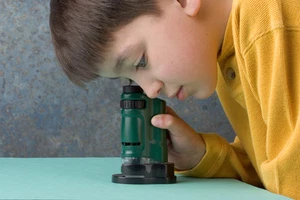 Carson MicroBrite LED Lighted 20X / 40X Zoom Microscope - Picture 1 of 1