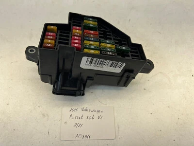 Volkswagen Passat 2015 3,6 L debajo del tablero caja de fusibles fabricante original Foto 1 de 4
