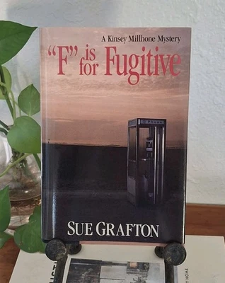Sue GRAFTON / F Is for Fugitive 1st Edition 1989 EXCELLENT  Foto 1 de 4