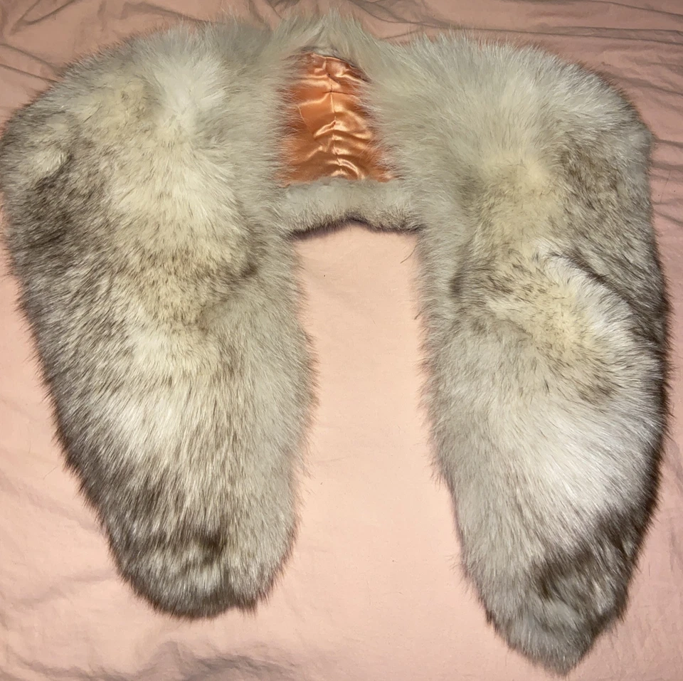 Шикарный пушистый серебряный украденный мех лисы/боа атласная подкладка ~ винтажный ~ 42 x 10» - Изображение 1 из 4