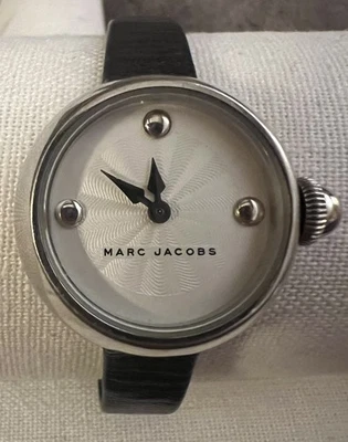 Marc Jacobs MJ1430 Courtney Silver Dial Women's Watch Needs New Band - Image 1 of 4