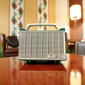 Vintage GE All Transistor Portable AM Radio, model P-761A, 1958 Sea Foam Green - Picture 1 of 8