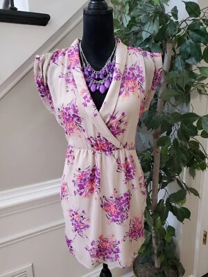 Vestido Forever 21 Mujer Rosa y Púrpura Cuello en V Manga Corta Hasta la Rodilla Imitación Envolvente S Foto 1 de 4