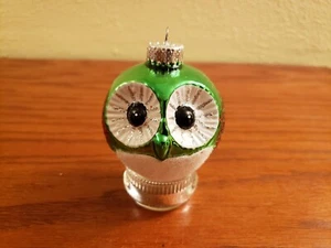 Art Glass Hand Crafted Owl Christmas Ornament Wide Eyes Green White Snow Modern - Picture 1 of 4