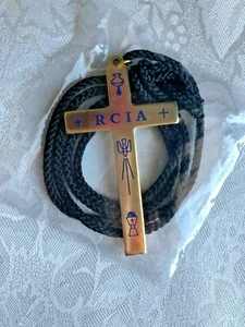 COLLANA CROCE RCIA finitura oro 30" ciondolo corda nera 2-1/4" NUOVA MOLTO SIMBOLICA - Foto 1 di 2
