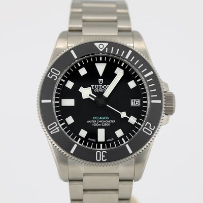 Tudor Pelagos Ultra 43 mm esfera negra titanio M2543C1A7NU-0001 Foto 1 de 4