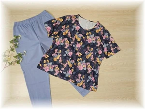 In Print * hübsches, glattes Stretch Shirt mit Blumen Gr. 52 / 54 XXL Neuwertig - Bild 1 von 6