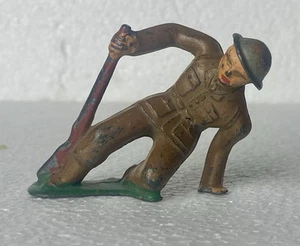 Barclay Falling With Rifle Cast Helmet. B130/780. - Picture 1 of 3