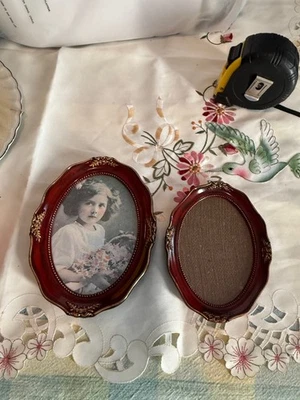  ANTIQUE LOOK PHOTO FRAMES  (2) USED 7 x 5 1/2, 6 x 4 1/2 INCHES - Image 1 of 4